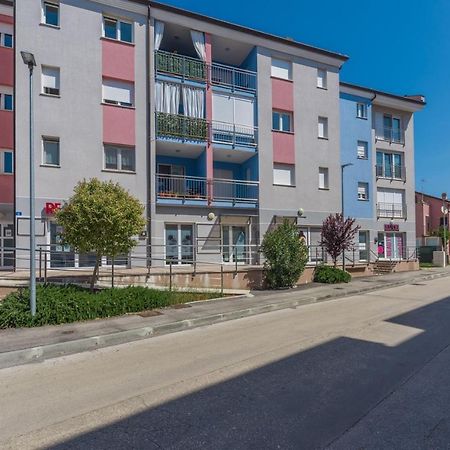 Apartment Melarnian Near The Beach In 우마그 외부 사진