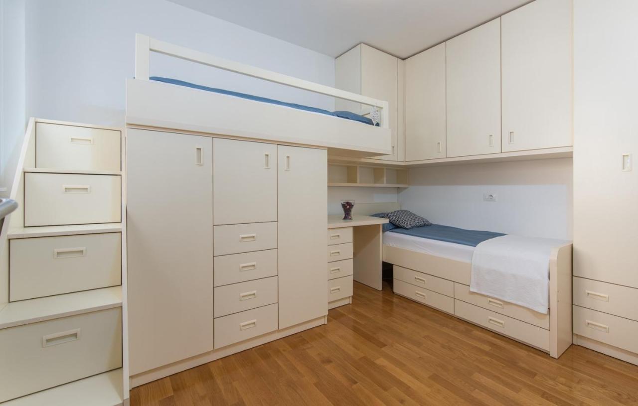 Apartment Melarnian Near The Beach In 우마그 외부 사진