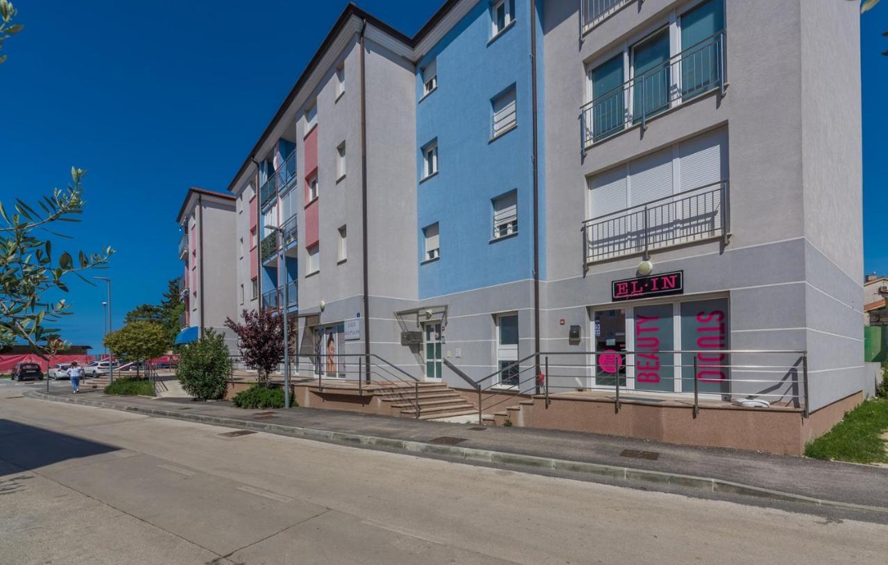 Apartment Melarnian Near The Beach In 우마그 외부 사진