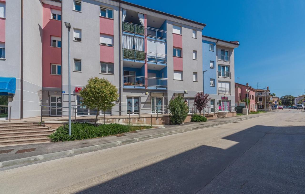 Apartment Melarnian Near The Beach In 우마그 외부 사진